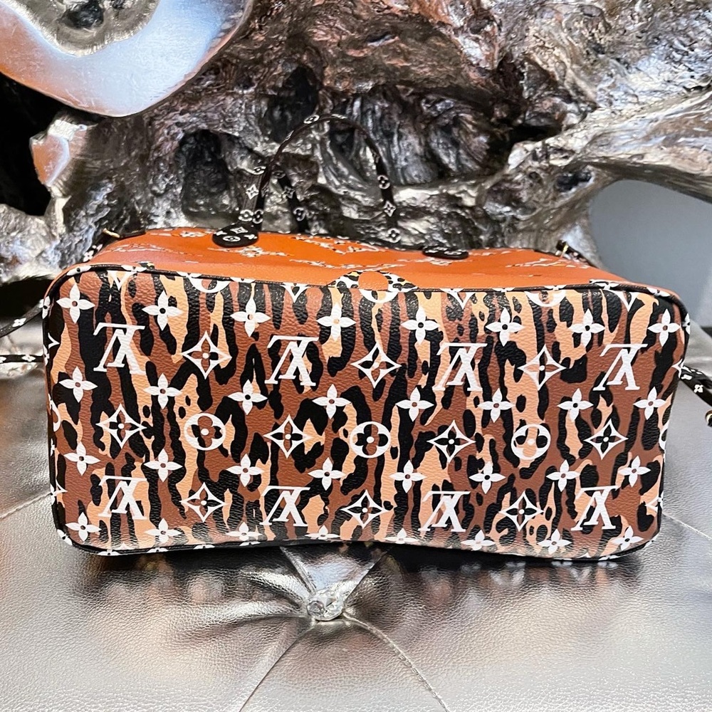 Louis Vuitton Jungle Neverful MM - Picture 8 of 11